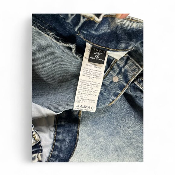 SHEIN Denim Shorts 2XL – Elastic Waist, 4 Pockets, Comfortable Fit - Picture 3 of 3